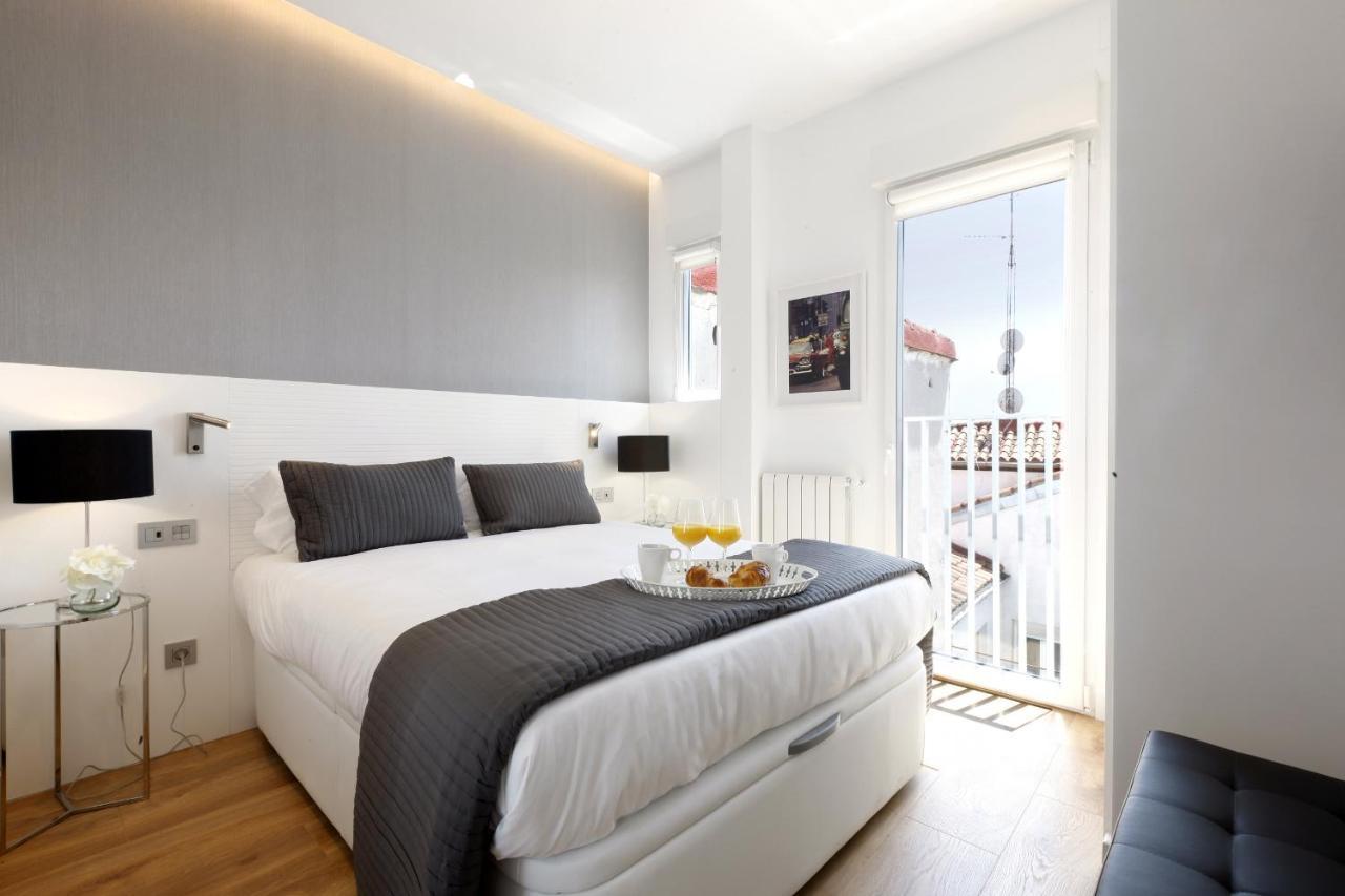 Latina Plaza Apartment Мадрид Екстериор снимка