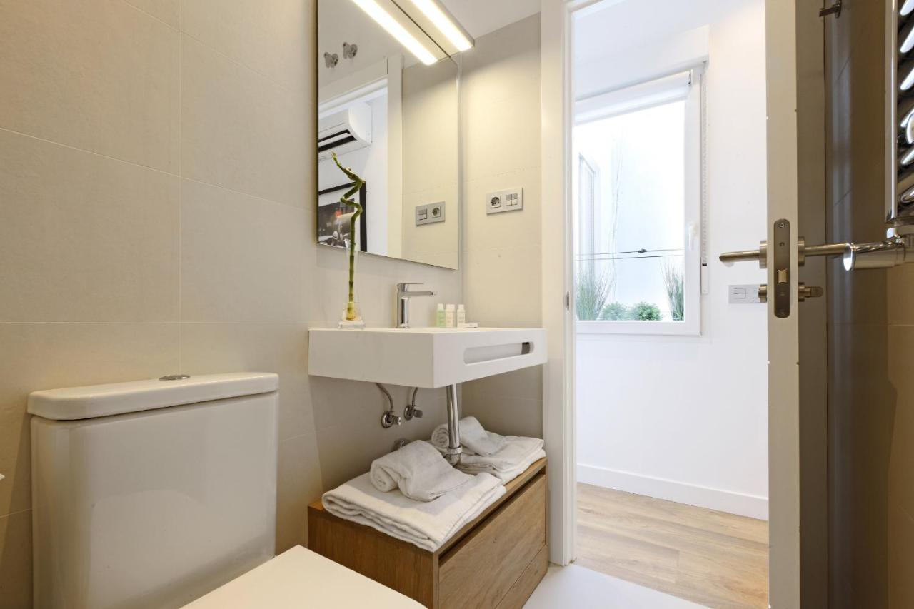 Latina Plaza Apartment Мадрид Екстериор снимка